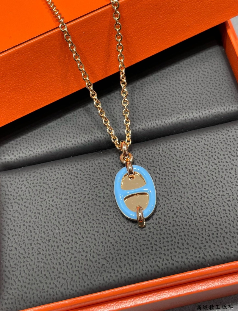 H**me5 necklaces
